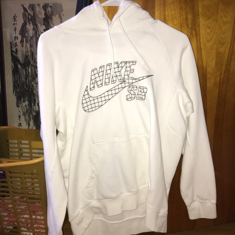 WHITE NIKE SB HOODIE (S)